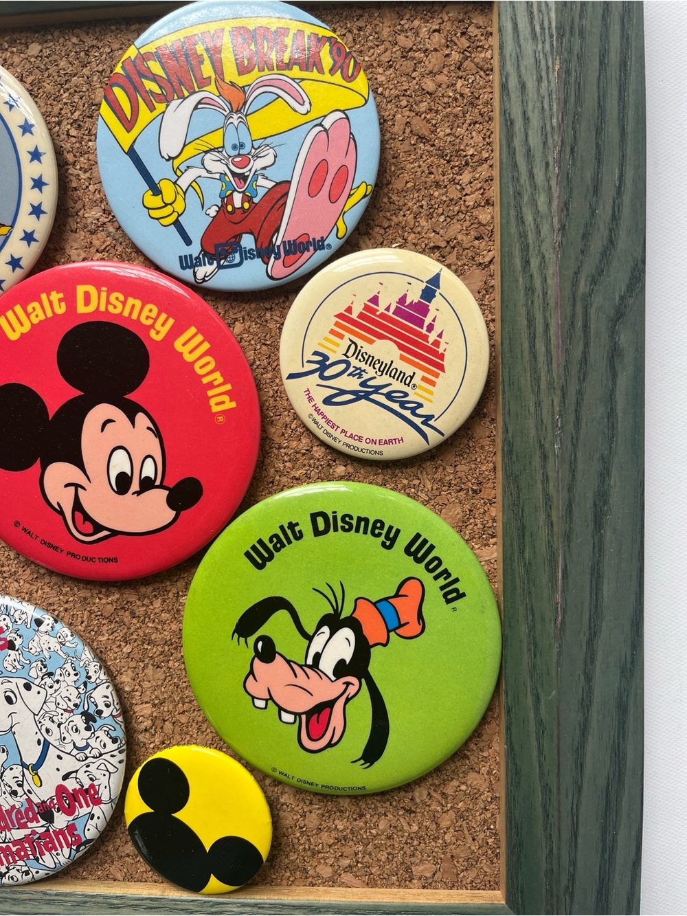 Vintage Pinback Button Lot of 8 Walt Disney World Disneyland w Bulletin Board - Picture 9 of 16